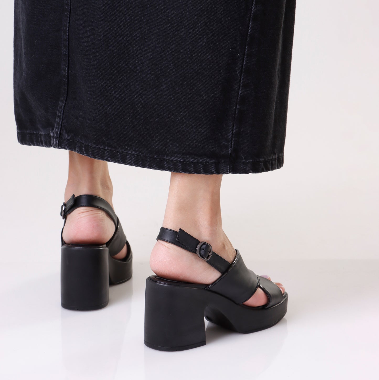 Chunky Heels | Black Glossy