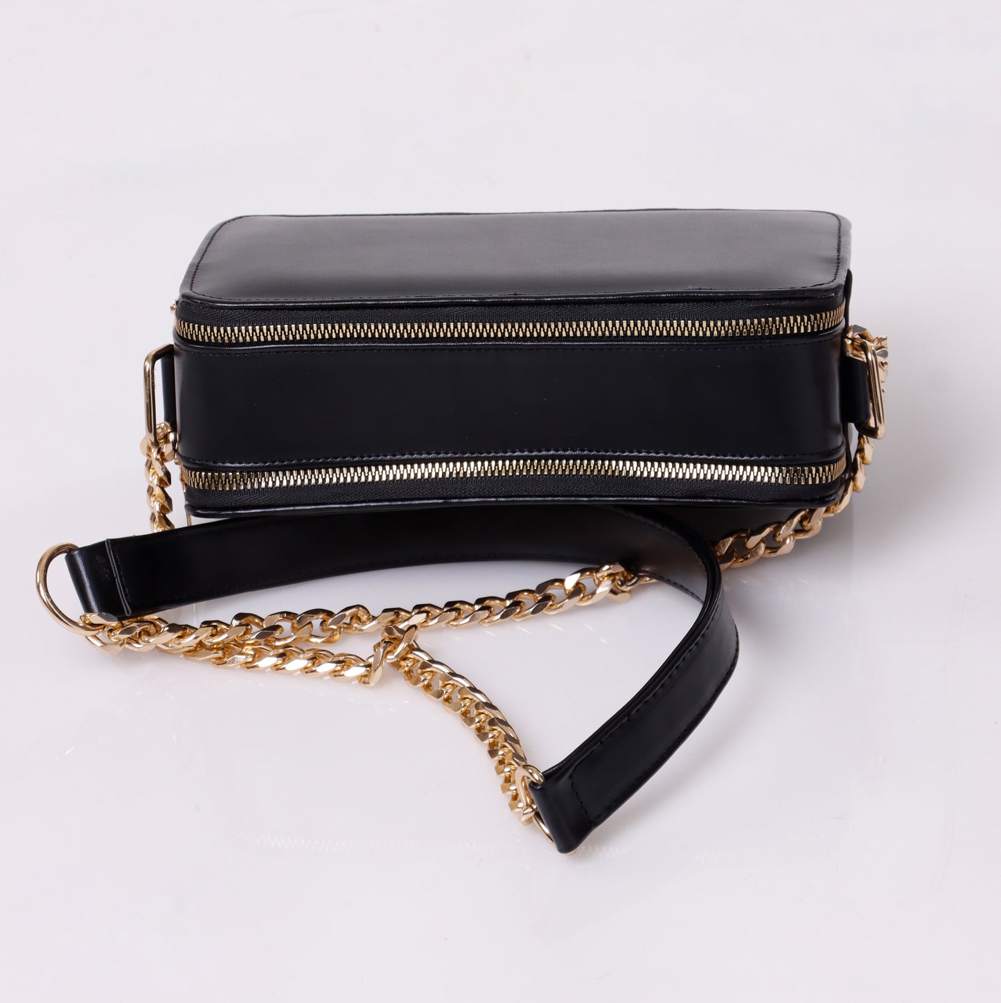 Shoulder Bag | Leather with Chain