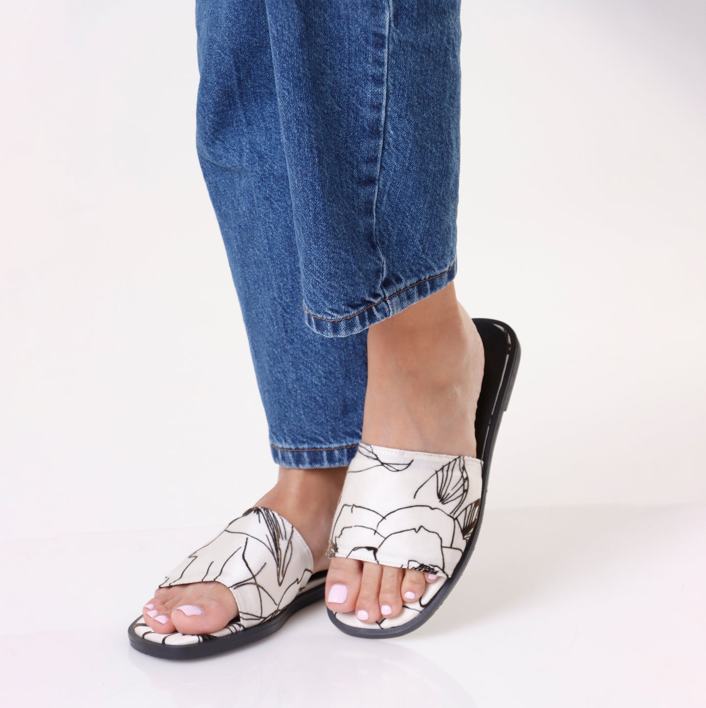 Flat Slipper | Floral & Smiley