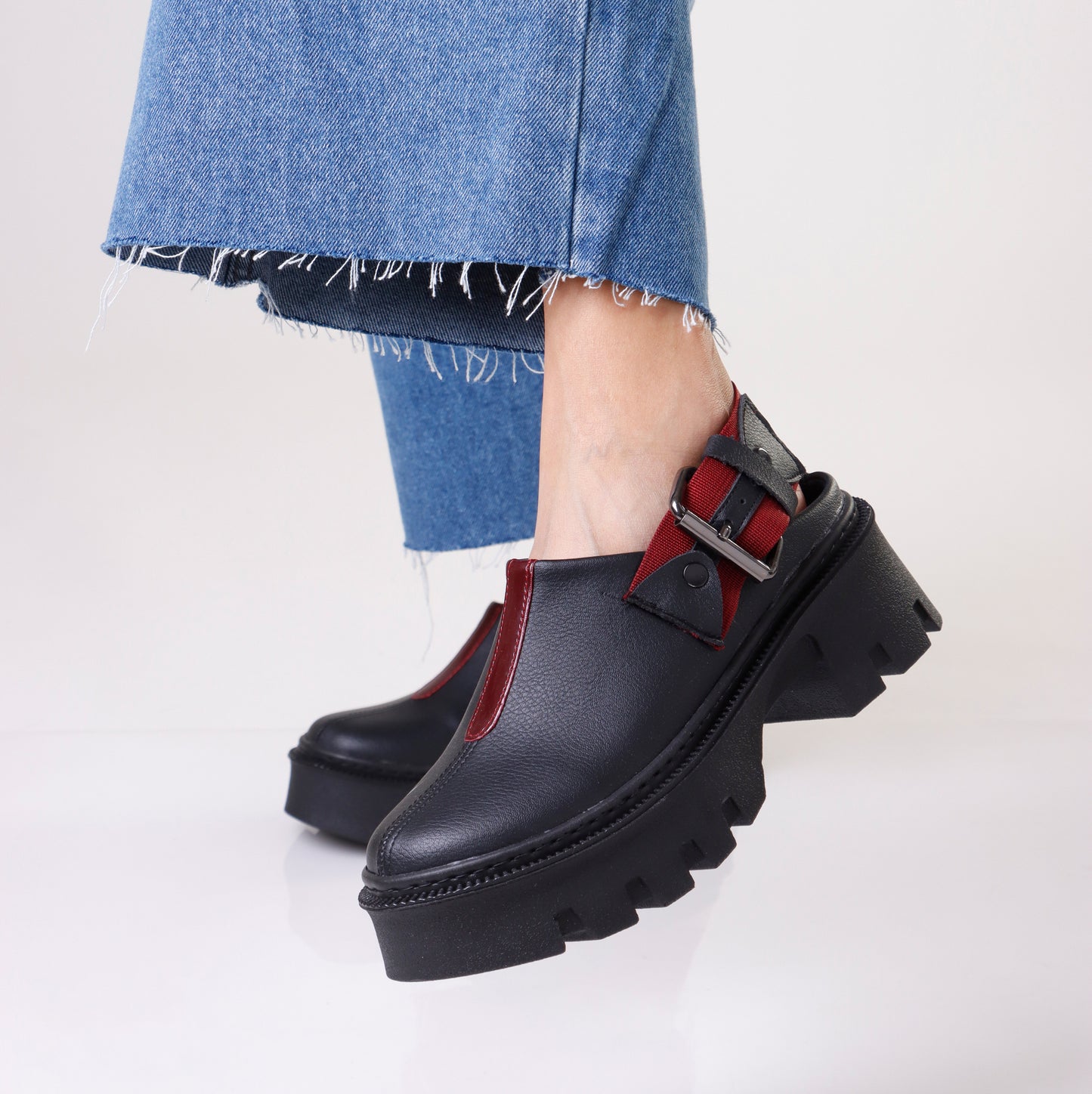 Chunky Buckle Loafer | Black