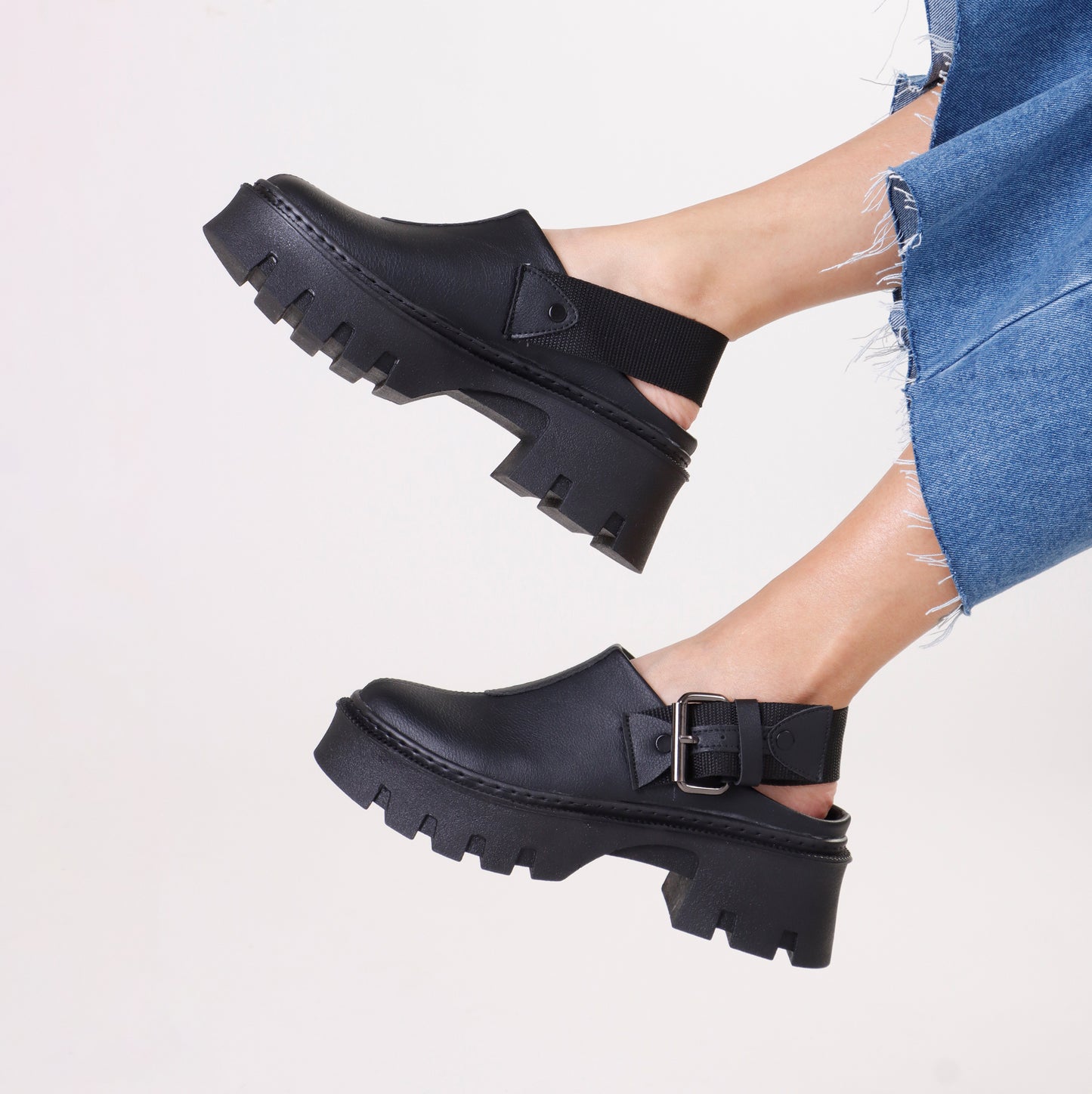 Chunky Buckle Loafer | Black