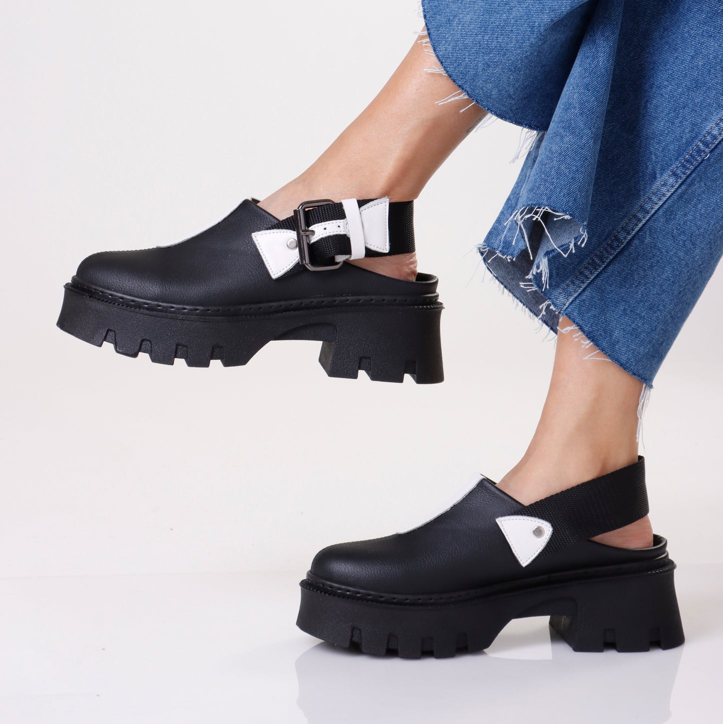 Chunky Buckle Loafer | Black